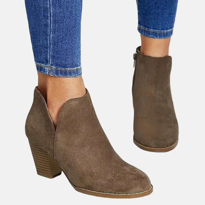 Aurelia | Elegante Ankle Boots für Damen aus Veloursleder mit Blockabsatz und seitlichem Reißverschluss