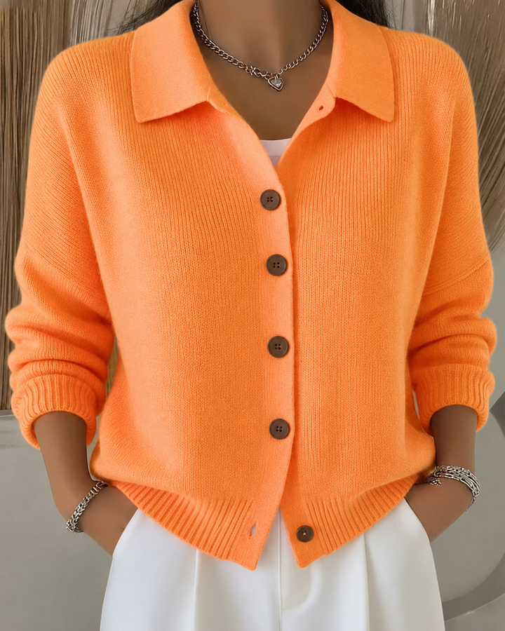 Amelie | Klassische Strickjacke für Damen mit Knopfleiste