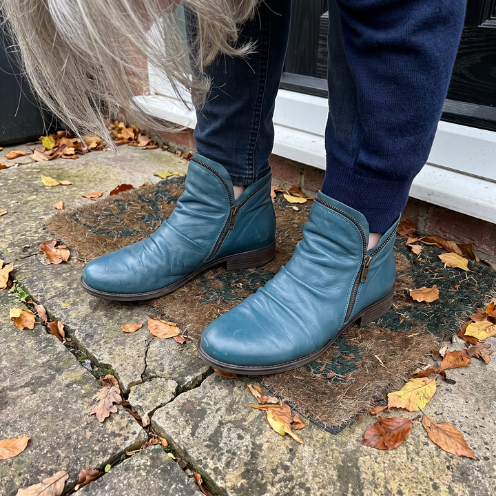 Mila | Ruched Leather Side-Zip Low-Heel Ankle Boots - Image 2