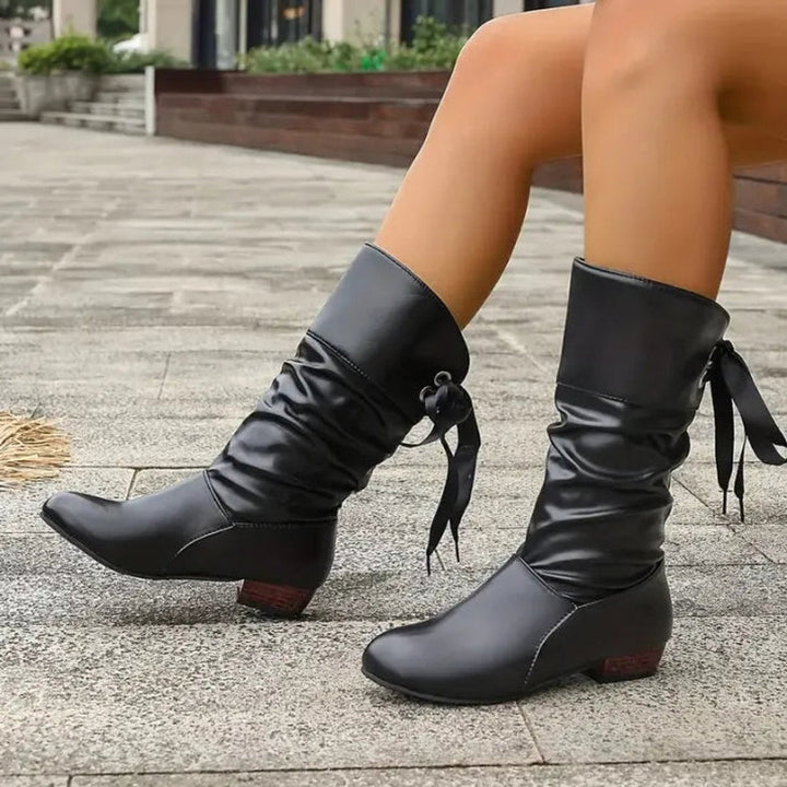 Lazura | Stivaletti da donna eleganti, morbidi e arricciati, con lacci e tacco largo