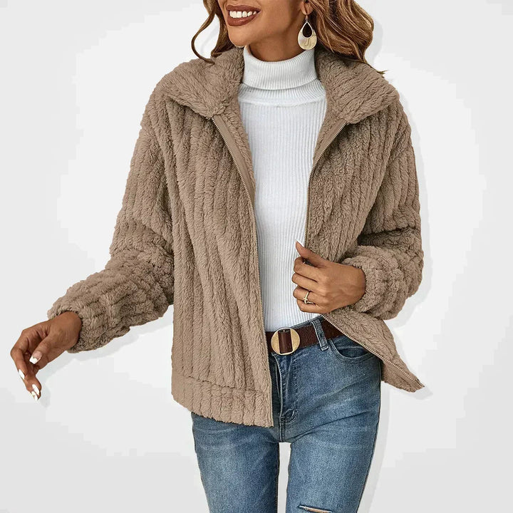 Liora | Kuschelige flauschige Strickjacke für Damen