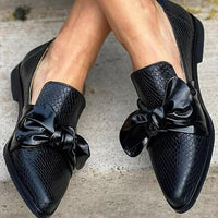 Dahlia | Glossy Bow-Detail Refined Loafers