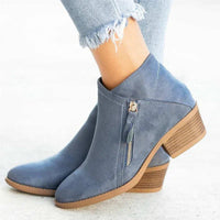 Velmira | Elegante Ankle Boots für Damen aus Veloursleder mit niedrigem Absatz und seitlichem Reißverschluss