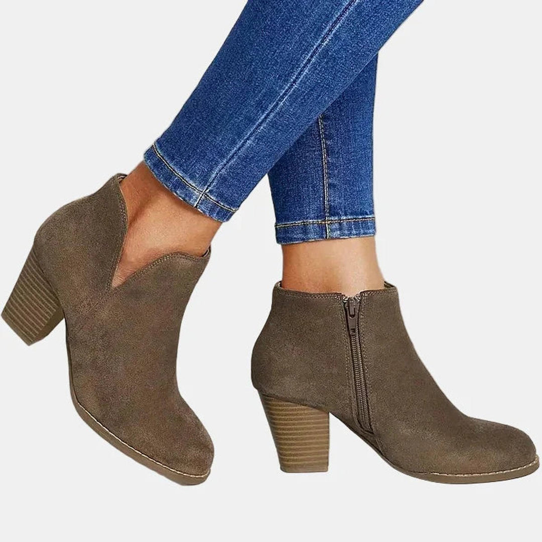 Aurelia | Elegante Ankle Boots für Damen aus Veloursleder mit Blockabsatz und seitlichem Reißverschluss