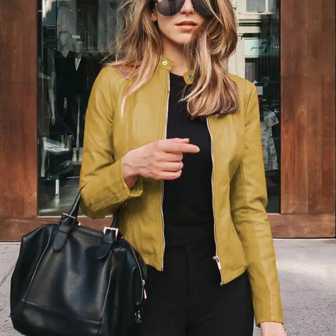 Phoebe | Slim-Fit Faux Leather Jacket – Stylish Cropped Cut for Women
