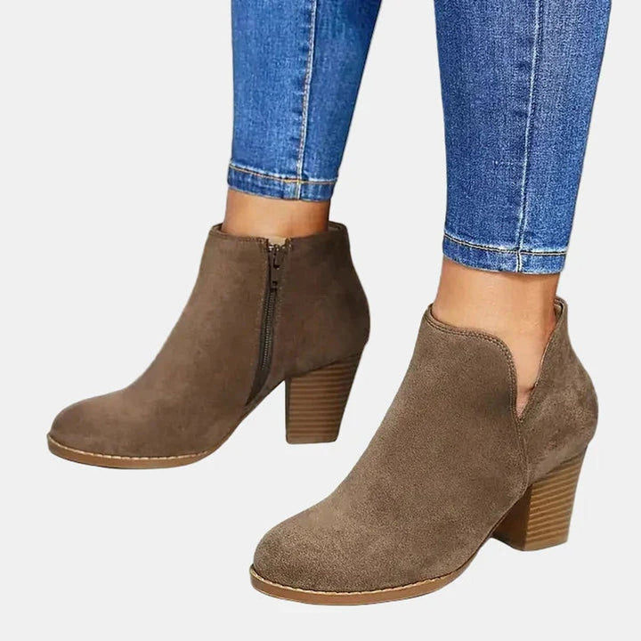 Aurelia | Elegante Ankle Boots für Damen aus Veloursleder mit Blockabsatz und seitlichem Reißverschluss